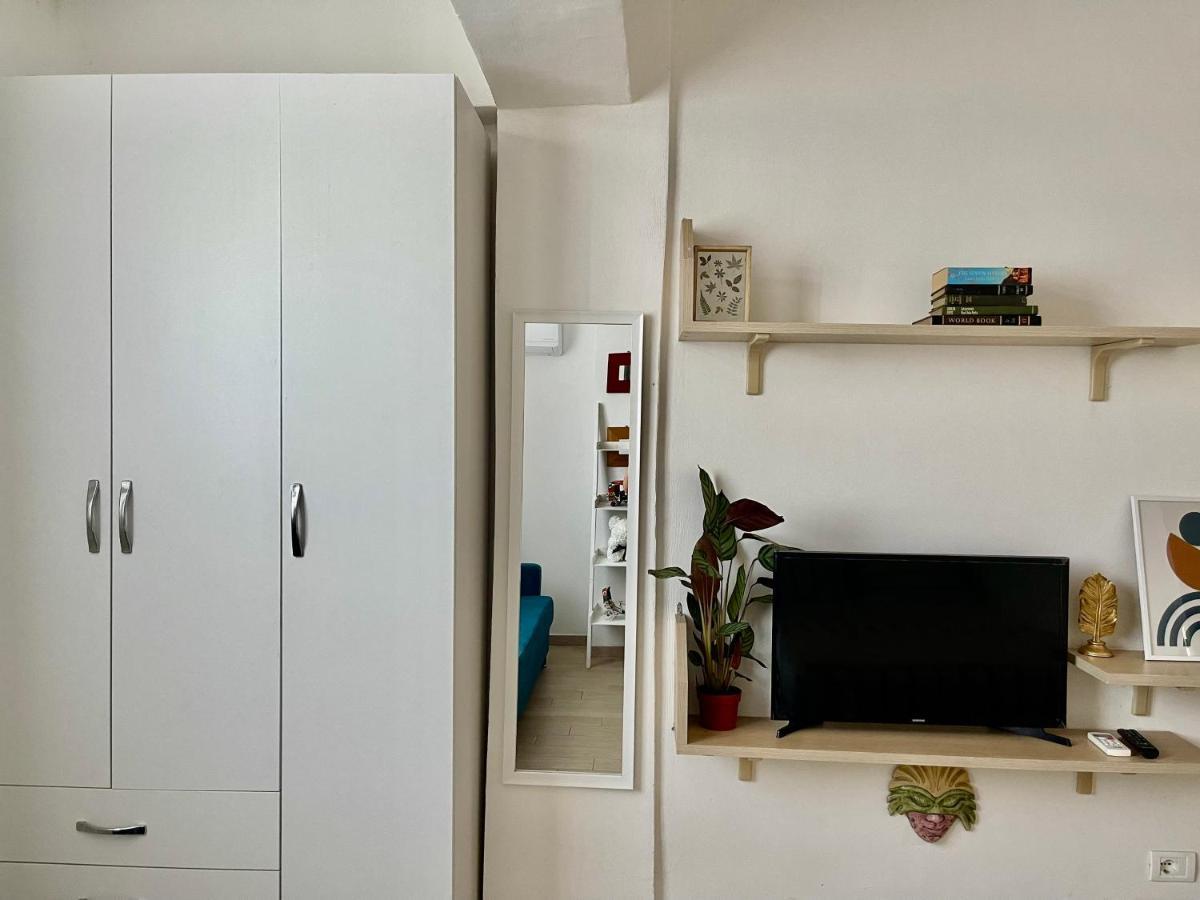 Lola'S Apartment Durrës Buitenkant foto